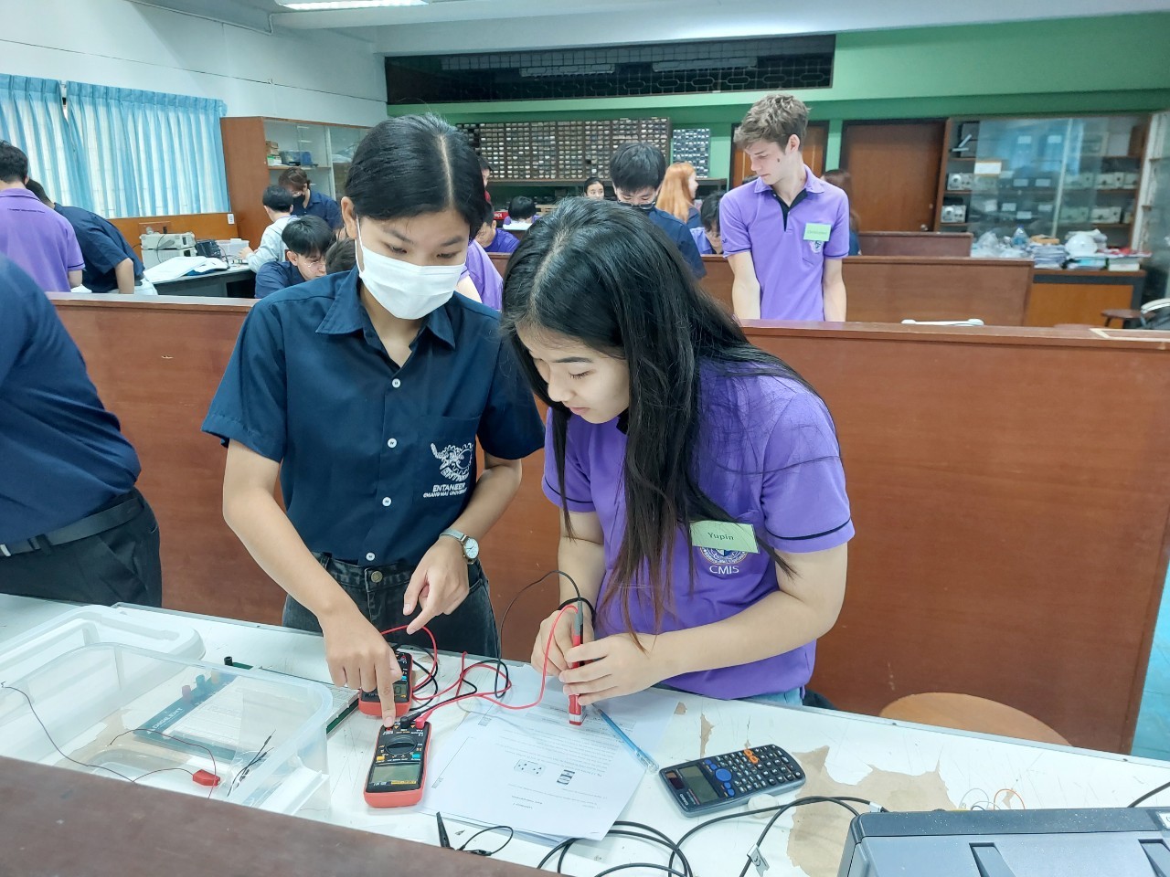 วิศวะไฟฟ้า ให้การต้อนรับนักเรียนจากโรงเรียนนานาชาติเชียงใหม่เข้าปฏิบัติการทางด้านไฟฟ้าเบื้องต้น